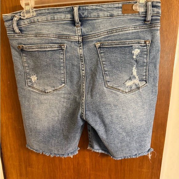 Judy Blue distressed denim shorts, size XL, gently used condition - Picture 2 of 10